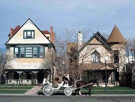 Villa Queen Anne Bed And Breakfast Denver